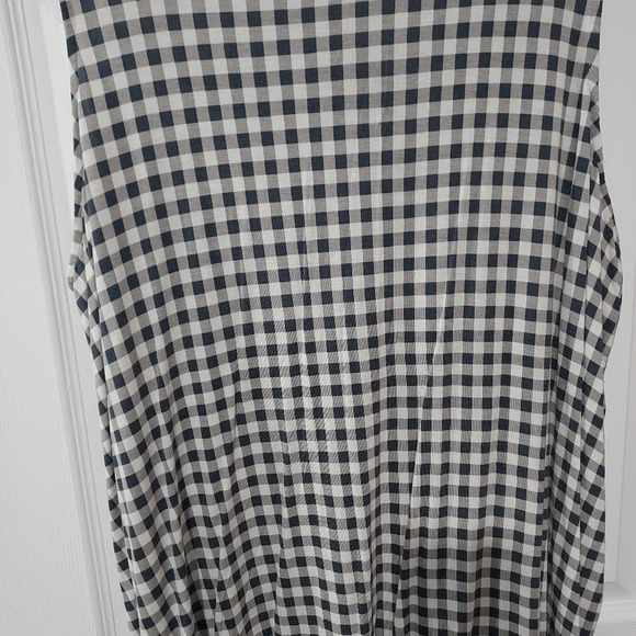 Lane Bryant Black and White Gingham Swing Tee Tank in Size 26/28 4X - Picture 4 of 9